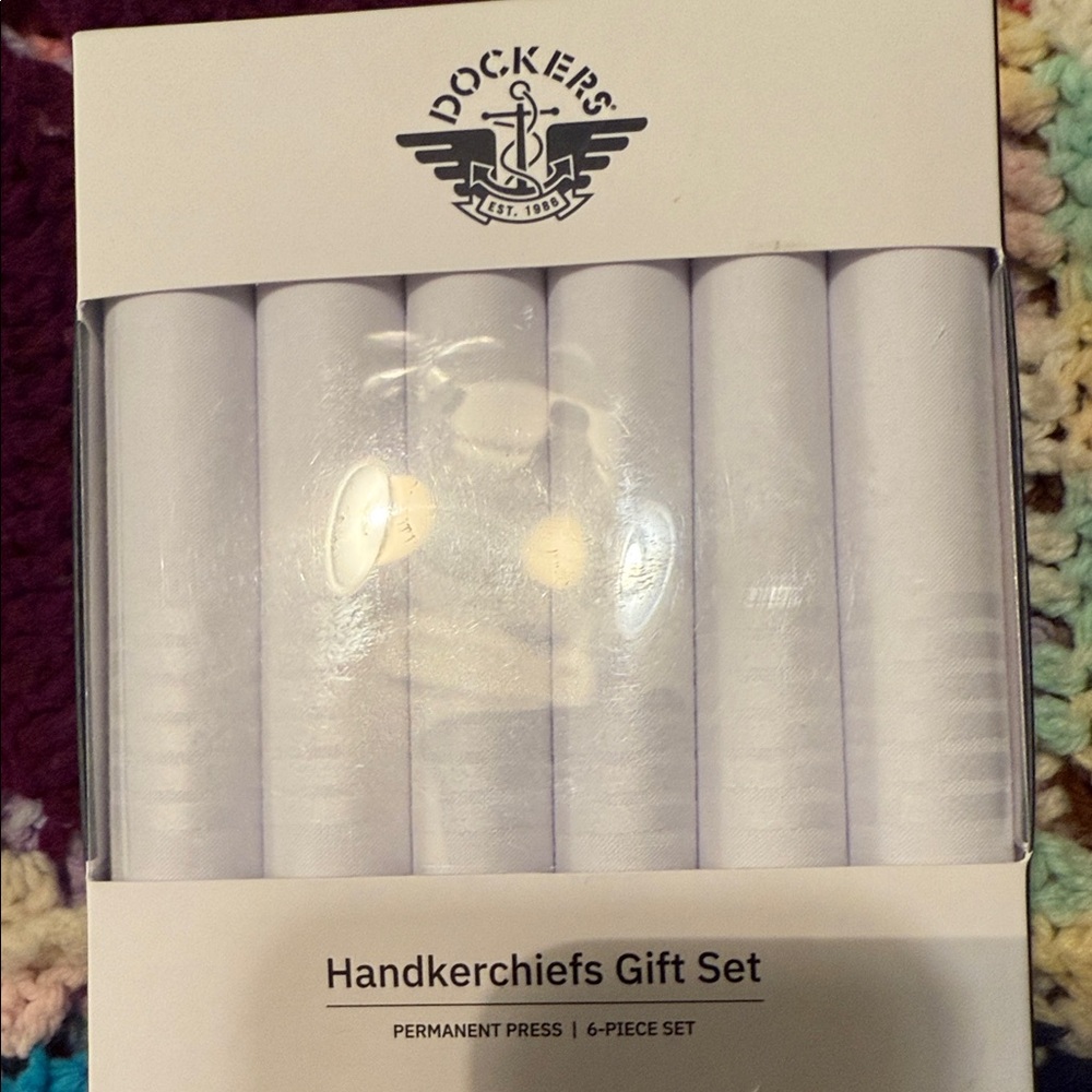 Dockers Classic White Handkerchief Set